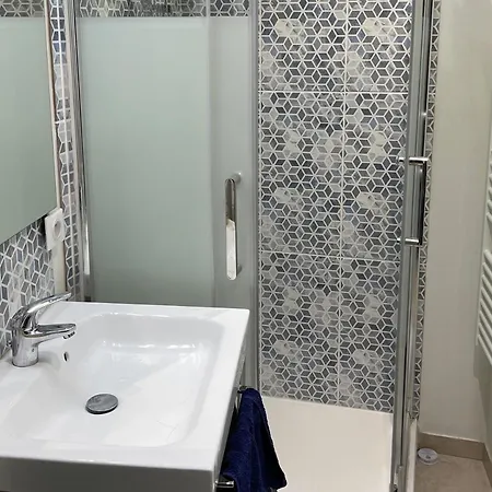 Avec Salle D'eau Privative - 2 Entrees Circuit Des 24h - Piscine-sauna-jacuzzi Δωμάτια σε οικογενειακή κατοικία *